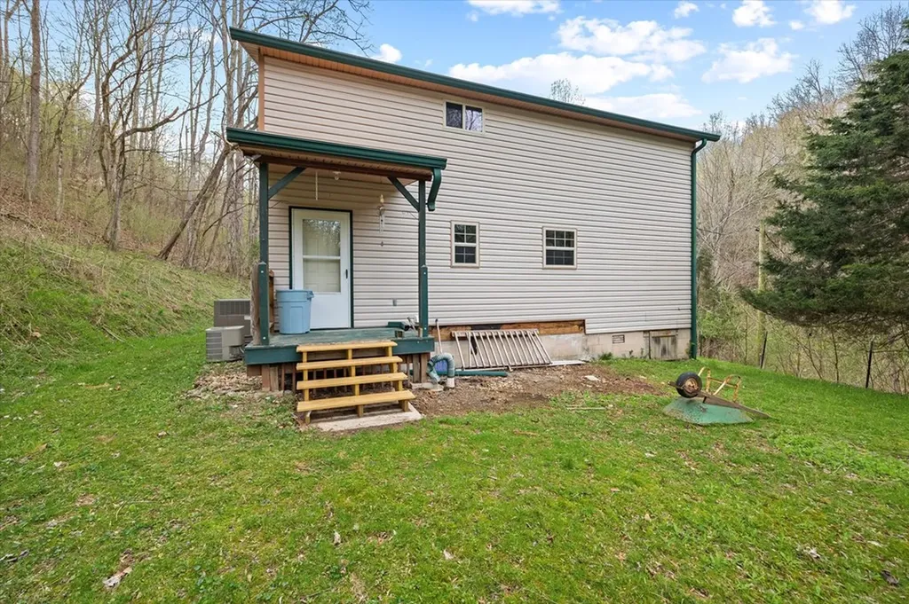 1180 Hopkins Hollow Road Gainesboro TN 38562