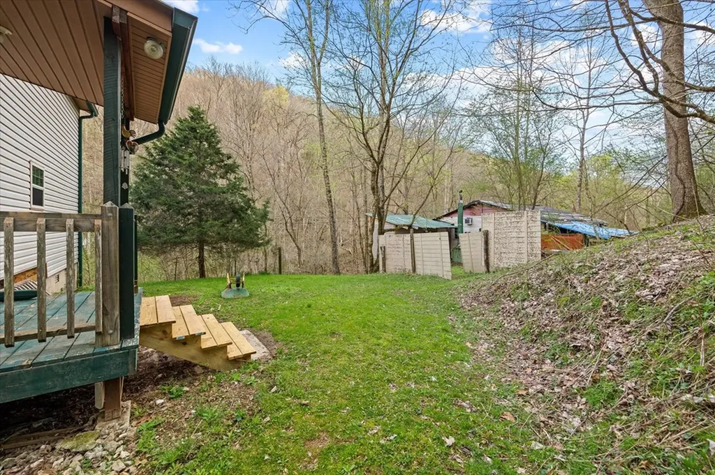 1180 Hopkins Hollow Road Gainesboro TN 38562