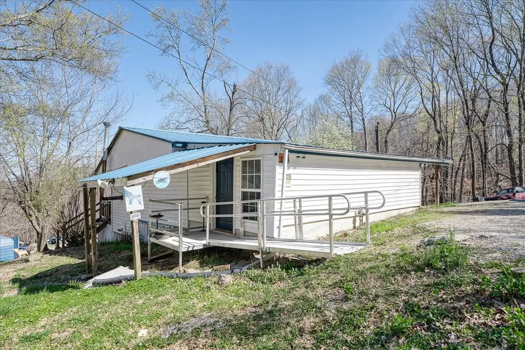 618 Old Baker Mountain Road Spencer TN 38585