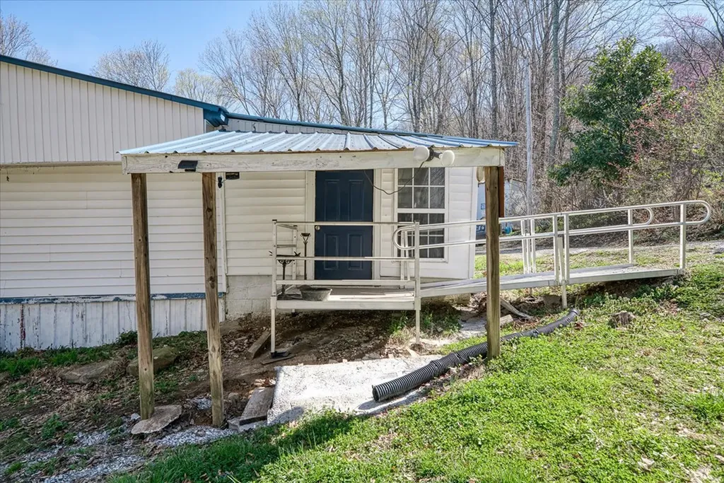 618 Old Baker Mountain Road Spencer TN 38585