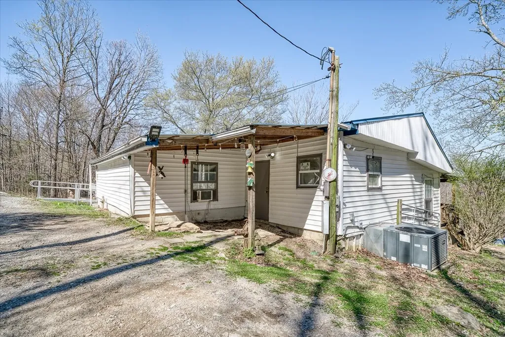 618 Old Baker Mountain Road Spencer TN 38585