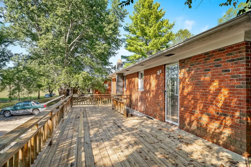 2509 Monterey Highway Sparta TN 38583