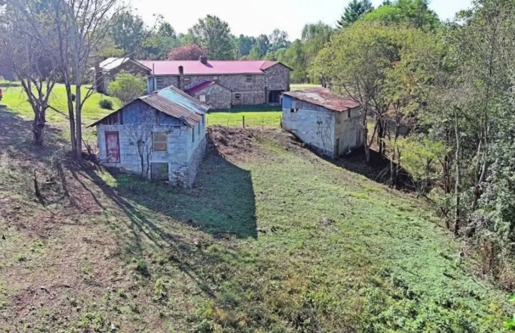 686 Harmony Road Gainesboro TN 38562