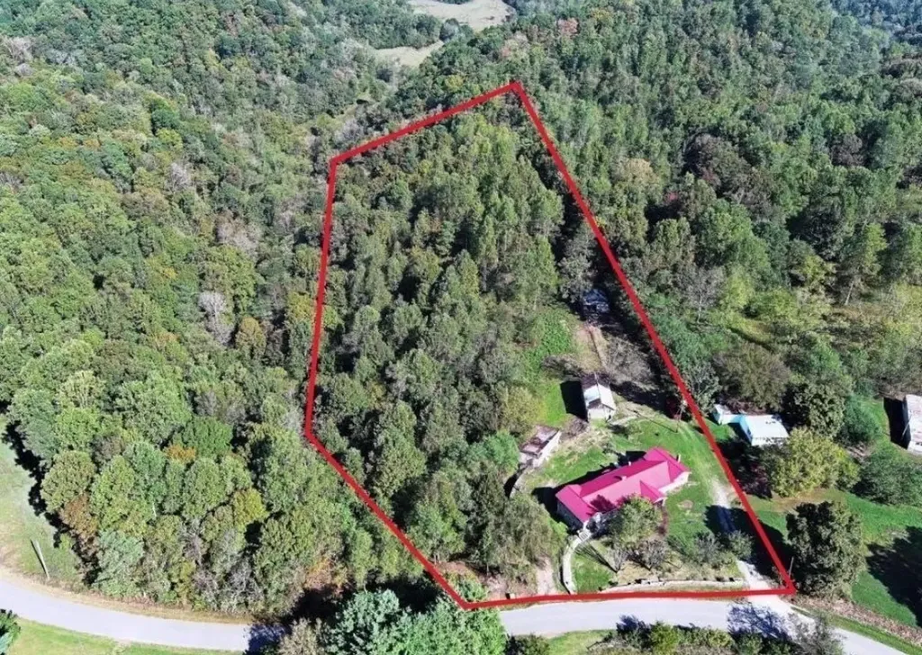 686 Harmony Road Gainesboro TN 38562