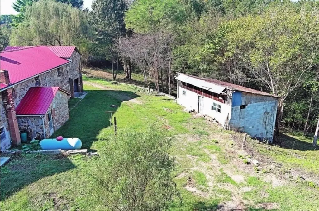 686 Harmony Road Gainesboro TN 38562