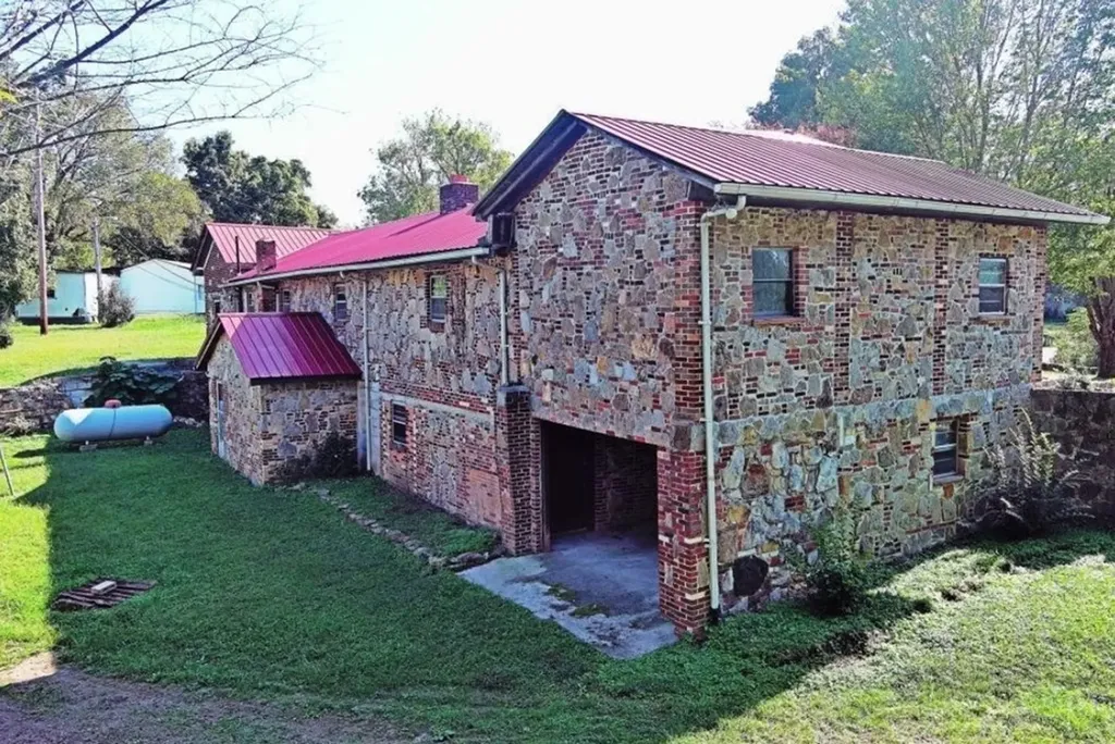 686 Harmony Road Gainesboro TN 38562