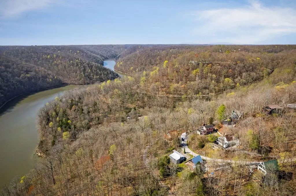 1061 Cherokee Drive Smithville TN 37166