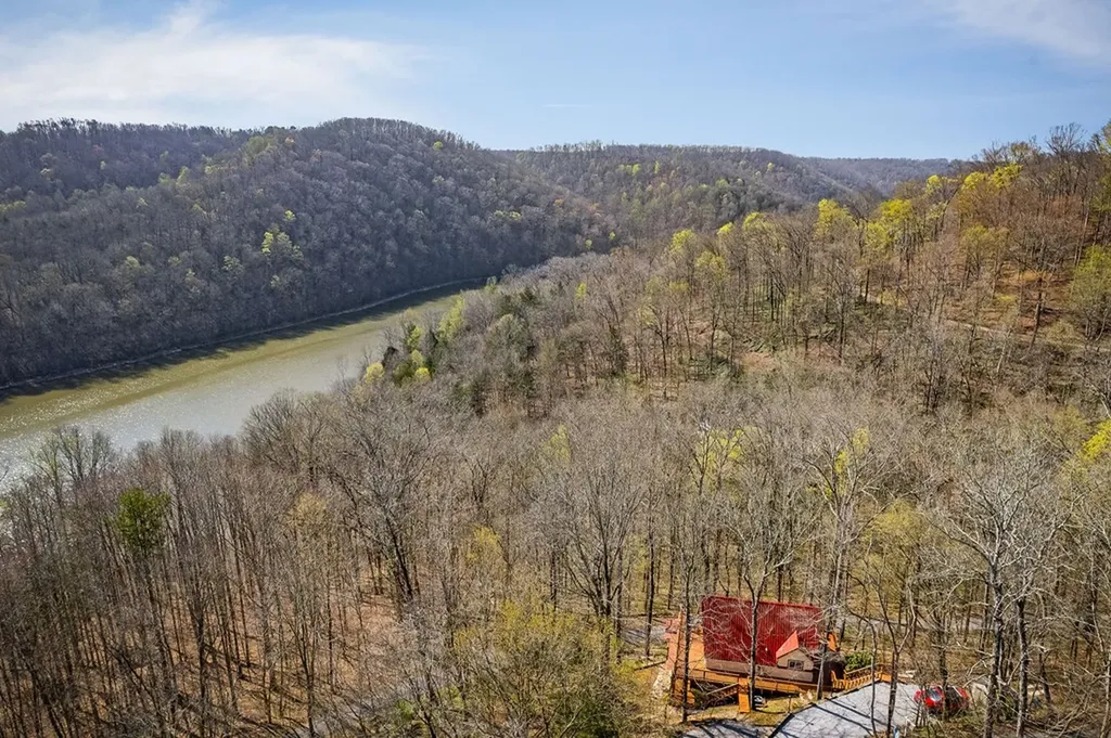 1061 Cherokee Drive Smithville TN 37166