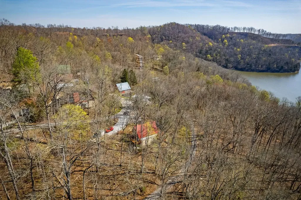 1061 Cherokee Drive Smithville TN 37166