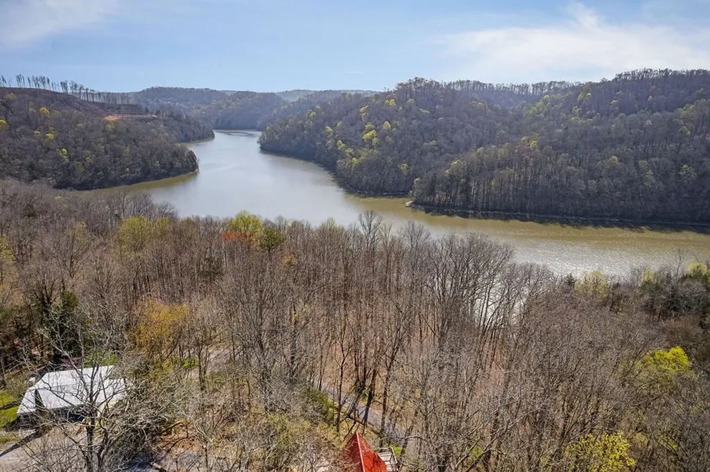 1061 Cherokee Drive Smithville TN 37166