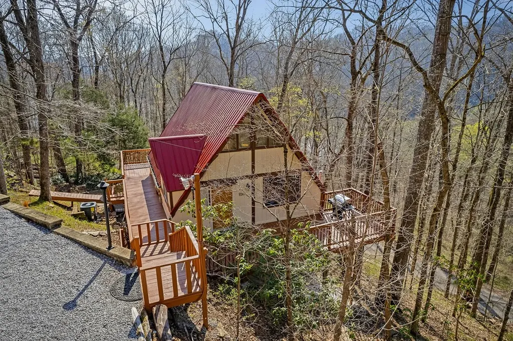 1061 Cherokee Drive Smithville TN 37166