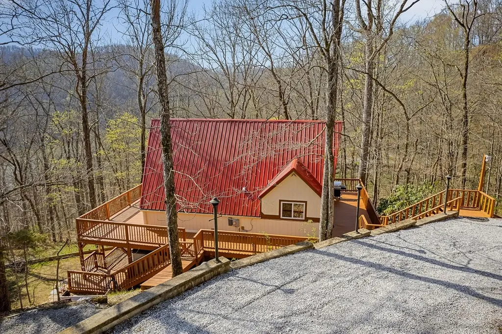 1061 Cherokee Drive Smithville TN 37166