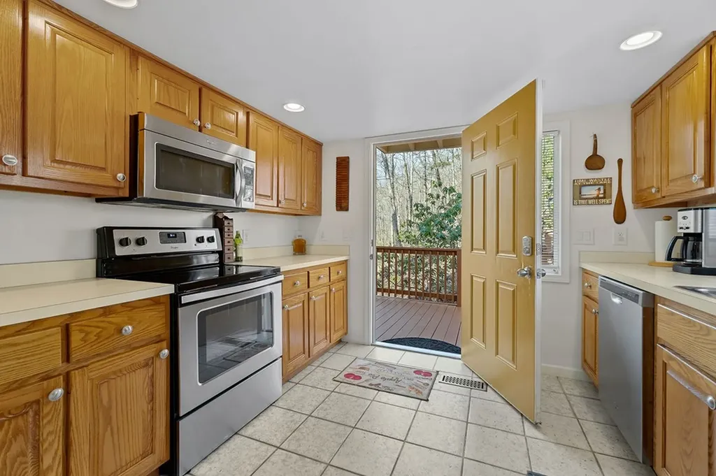 1061 Cherokee Drive Smithville TN 37166