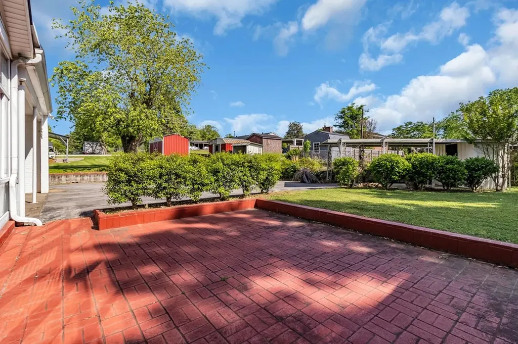 608 Jackson Avenue Carthage TN 37030