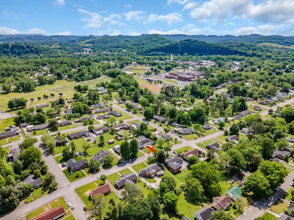 608 Jackson Avenue Carthage TN 37030