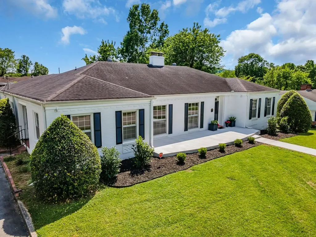 608 Jackson Avenue Carthage TN 37030