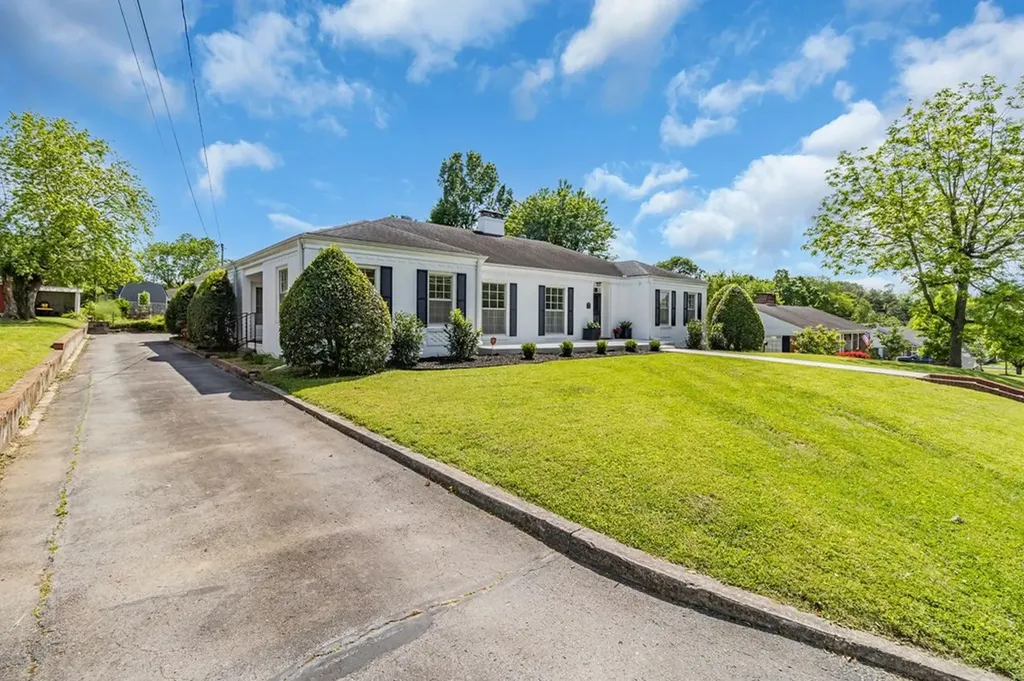 608 Jackson Avenue Carthage TN 37030