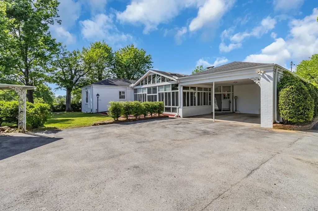 608 Jackson Avenue Carthage TN 37030