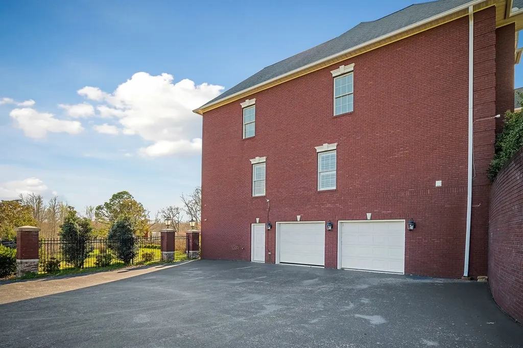 4655 Bear Lake Road Cookeville TN 38506