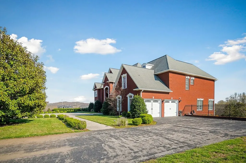 4655 Bear Lake Road Cookeville TN 38506