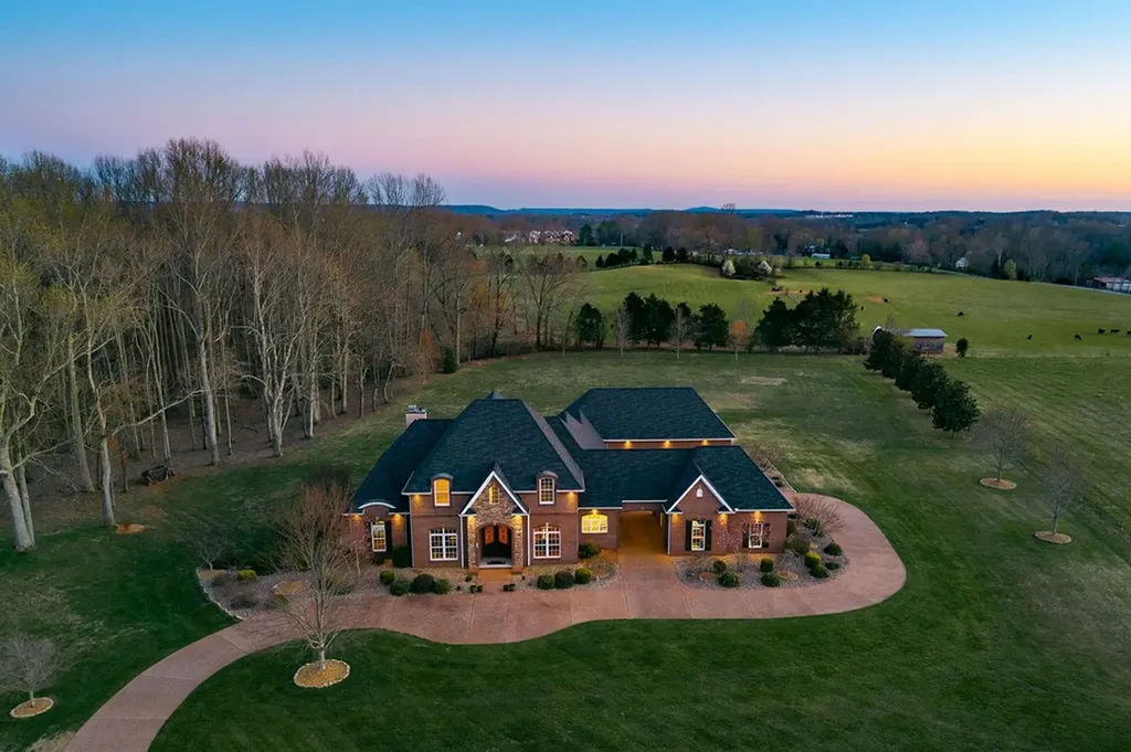 165 Southern Woods Court Cookeville TN 38506