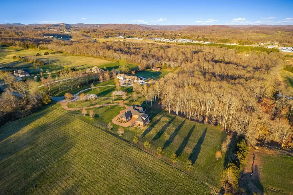 165 Southern Woods Court Cookeville TN 38506