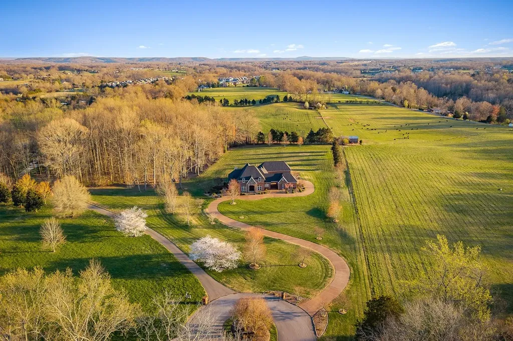 165 Southern Woods Court Cookeville TN 38506