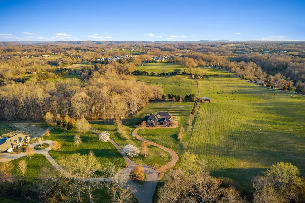 165 Southern Woods Court Cookeville TN 38506