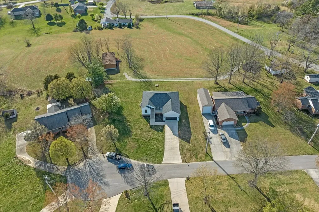 1422 Biltmore Circle Cookeville TN 38501