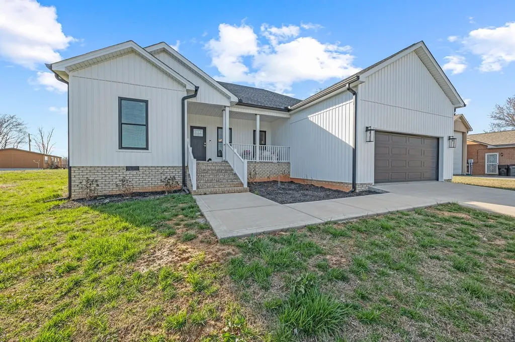 1422 Biltmore Circle Cookeville TN 38501