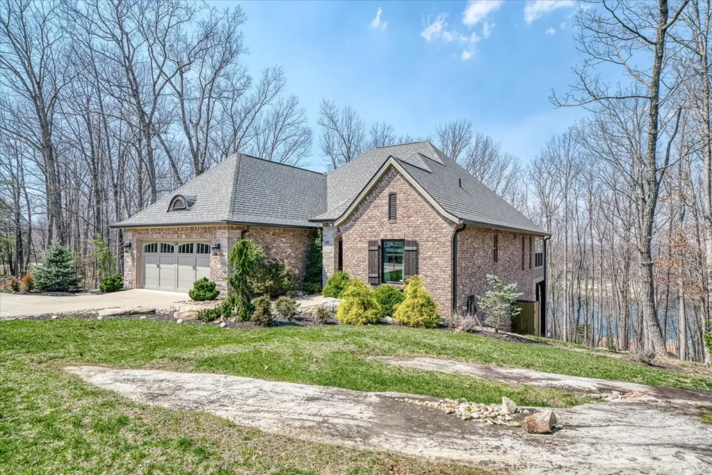 136 Markham Lane Crossville TN 38558