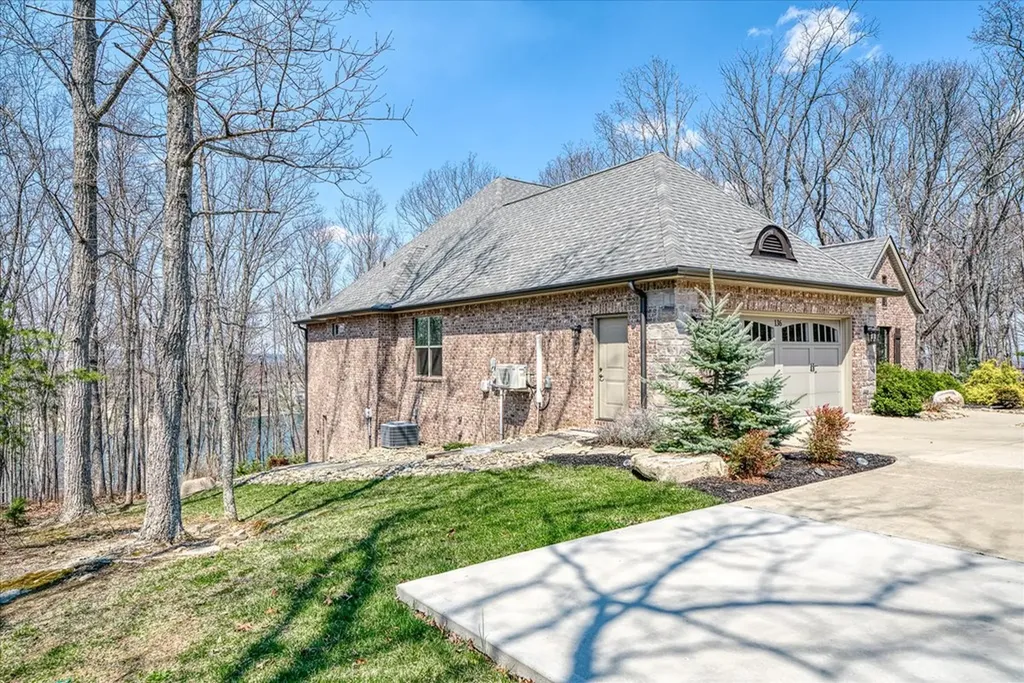 136 Markham Lane Crossville TN 38558