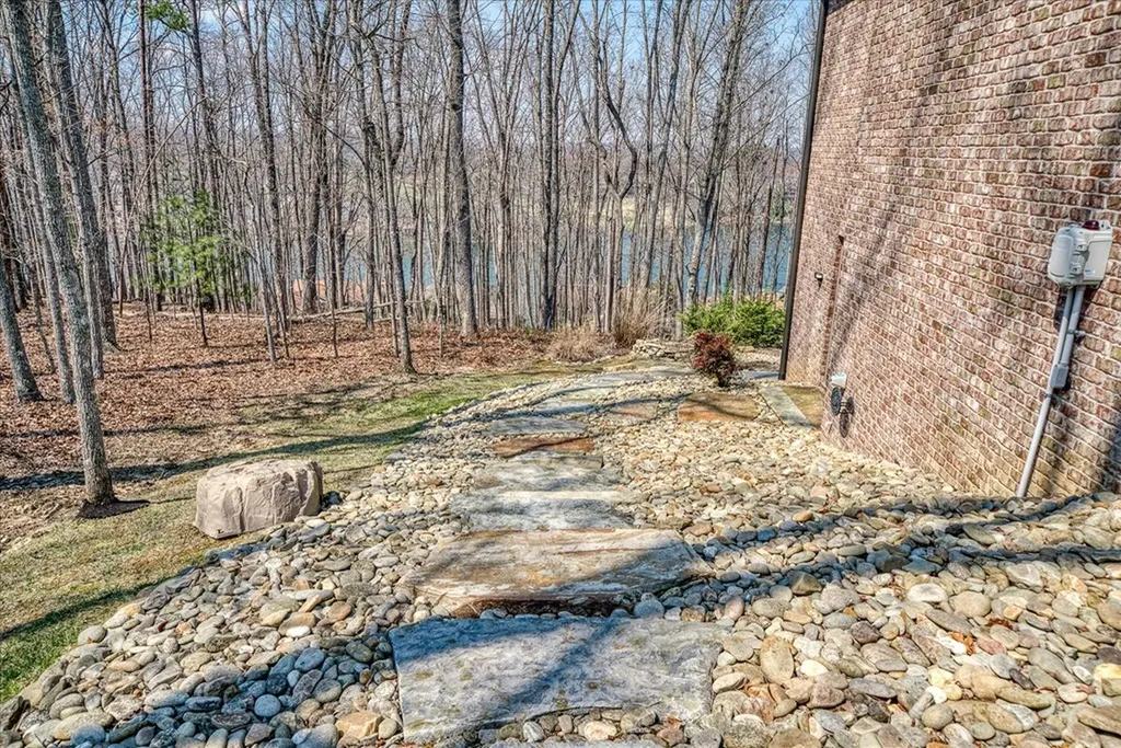 136 Markham Lane Crossville TN 38558