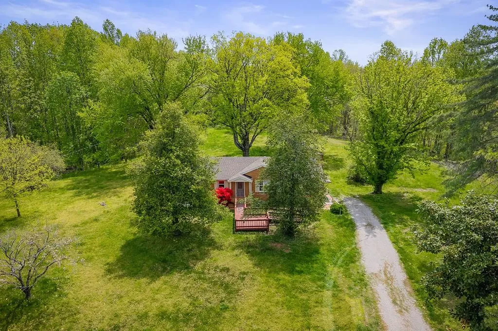 15544 Center Hill Dam Road Silver Point TN 38582