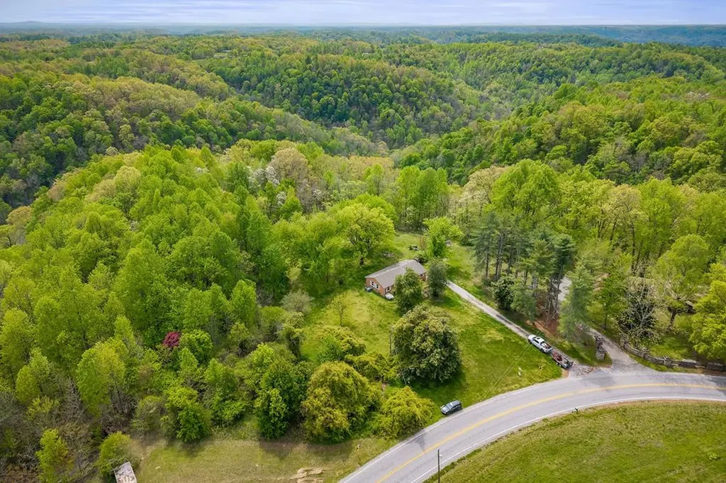 15544 Center Hill Dam Road Silver Point TN 38582