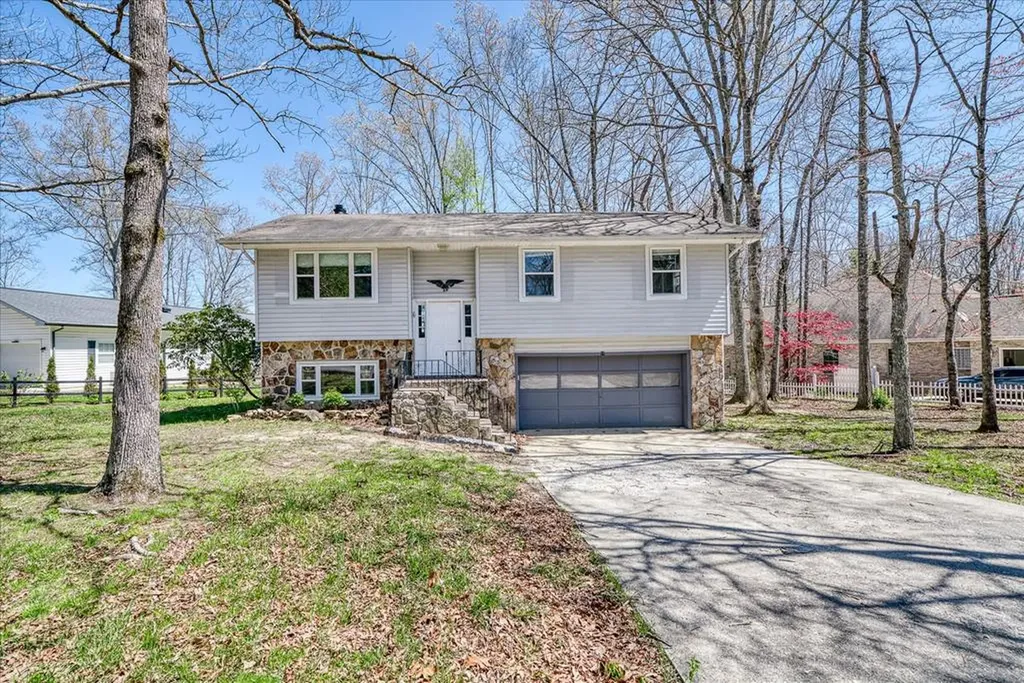 17 Black Oak Circle Crossville TN 38558