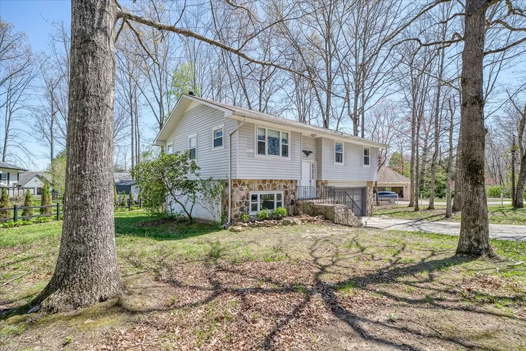 17 Black Oak Circle Crossville TN 38558