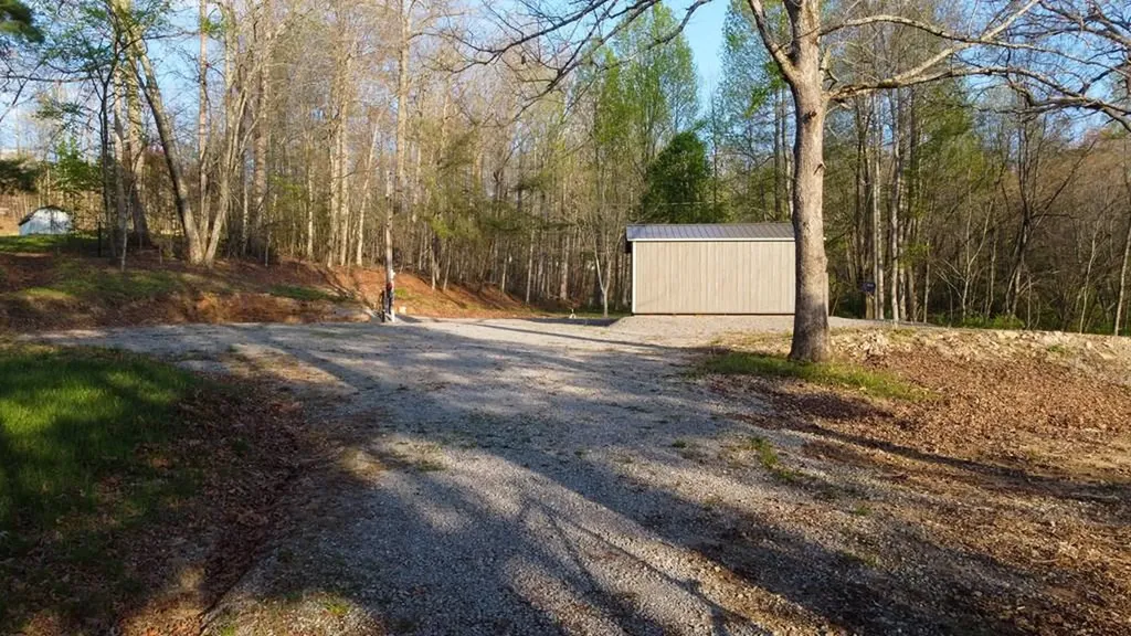 2814 Hanging Limb Road Monterey TN 38574