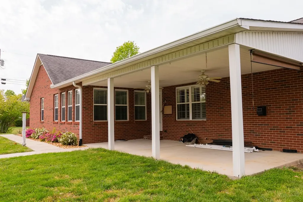 372 Brookside Drive Algood TN 38506