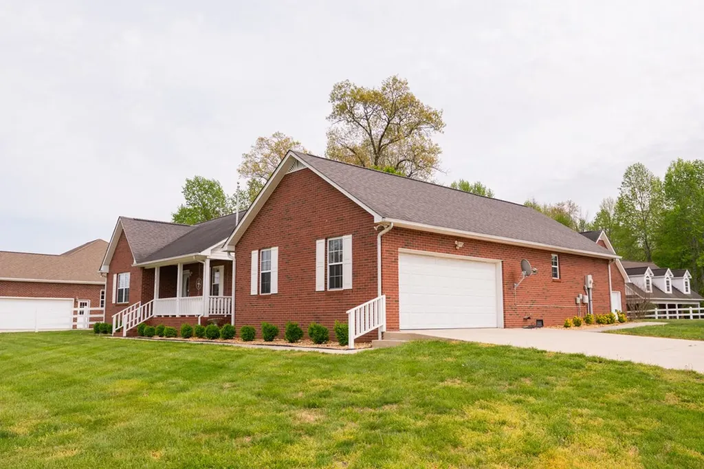 372 Brookside Drive Algood TN 38506