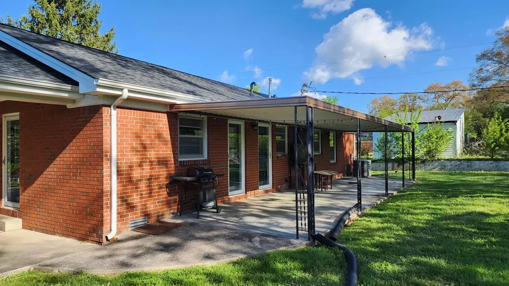 605 N Goodpasture Livingston TN 38570