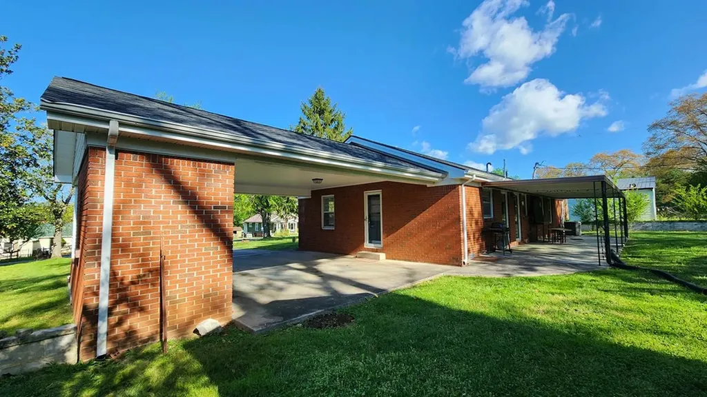 605 N Goodpasture Livingston TN 38570