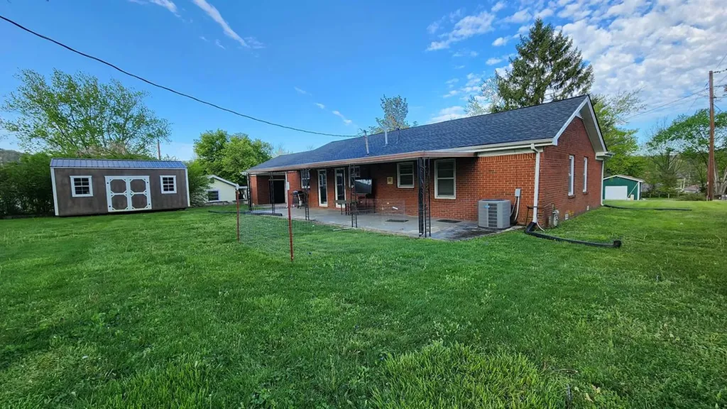 605 N Goodpasture Livingston TN 38570