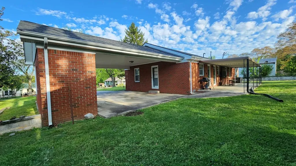 605 N Goodpasture Livingston TN 38570