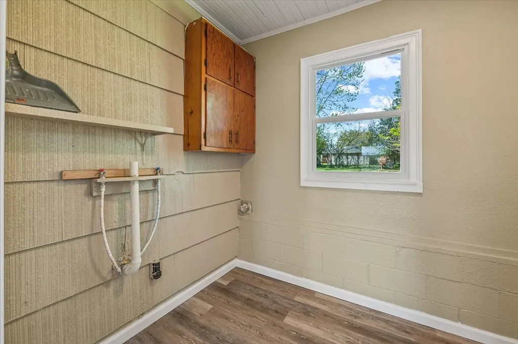 812 College Street Livingston TN 38570