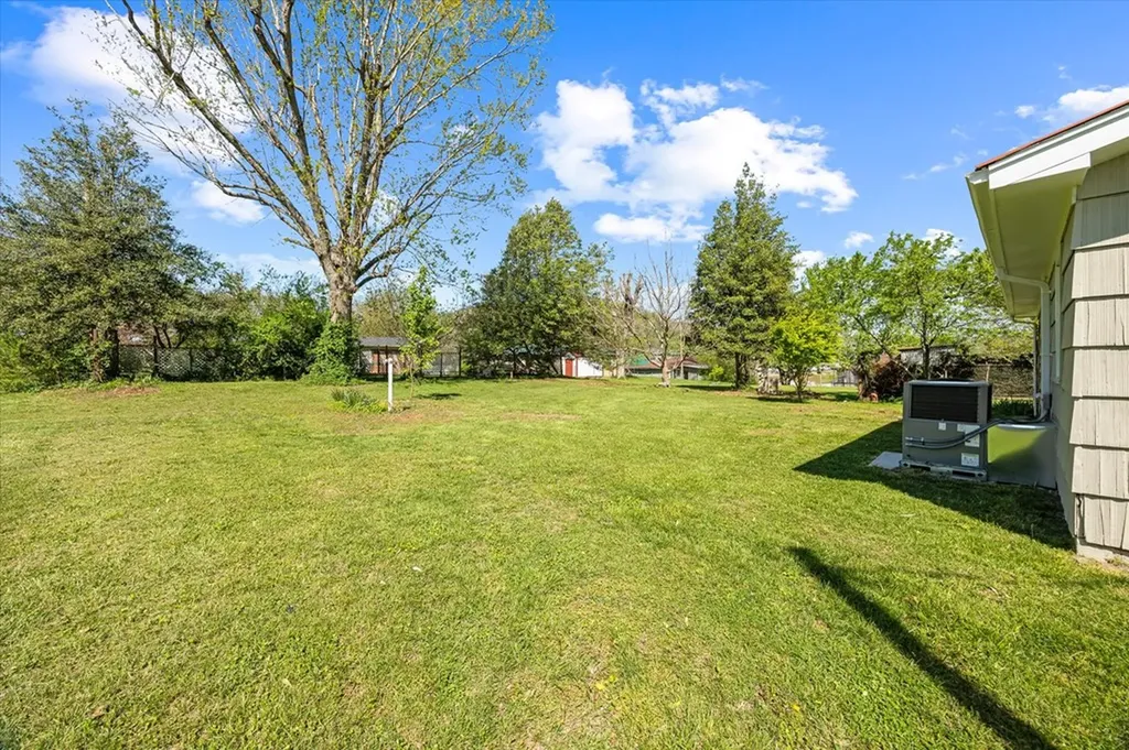 812 College Street Livingston TN 38570