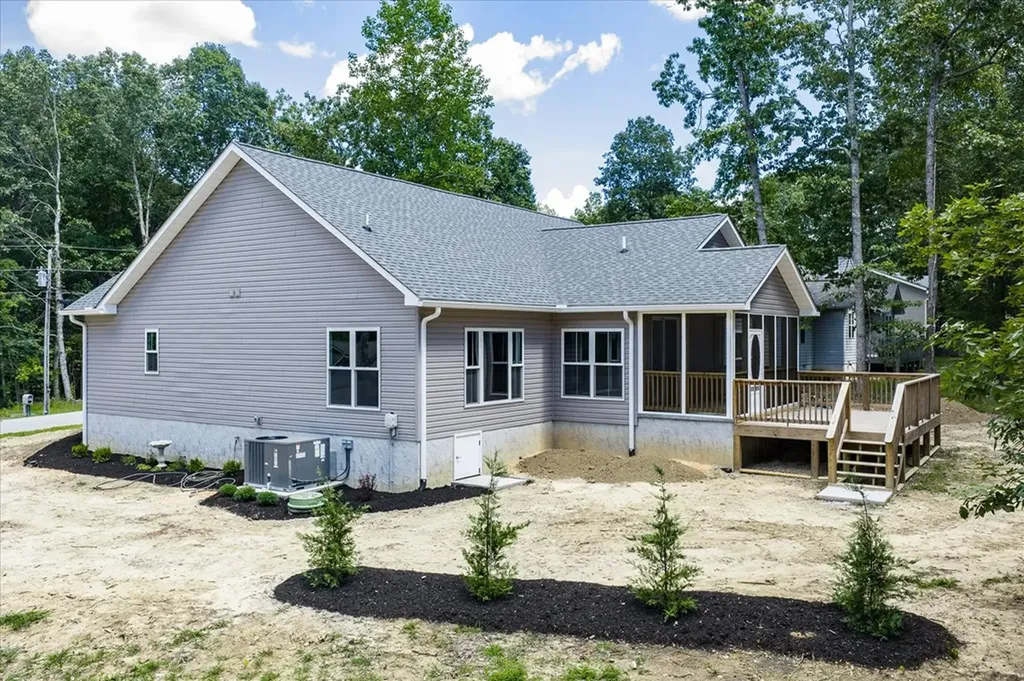 145 Lakeside Drive Crossville TN 38558