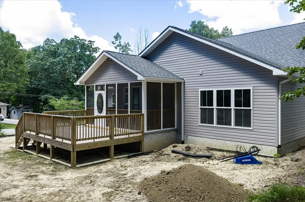 145 Lakeside Drive Crossville TN 38558