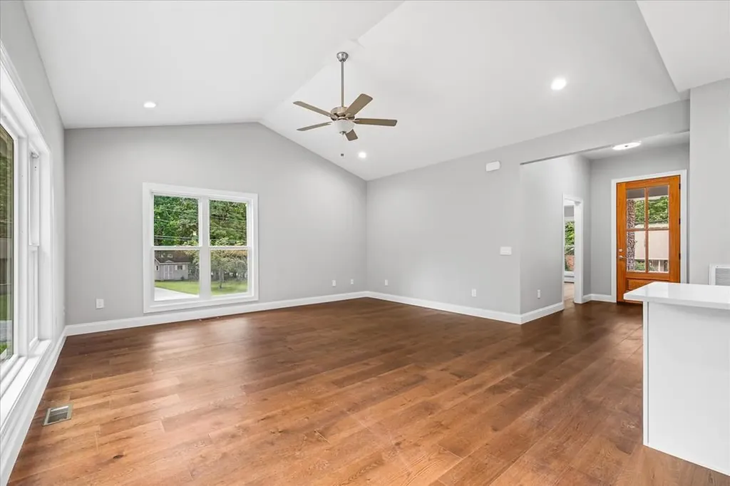 145 Lakeside Drive Crossville TN 38558