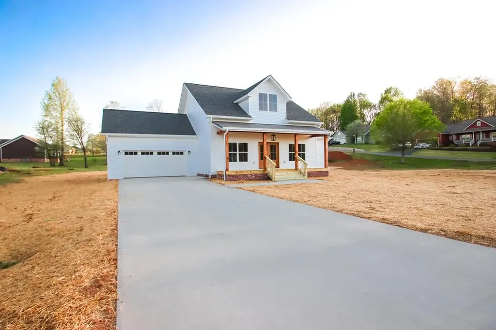 922 Honeysuckle Lane Sparta TN 38583